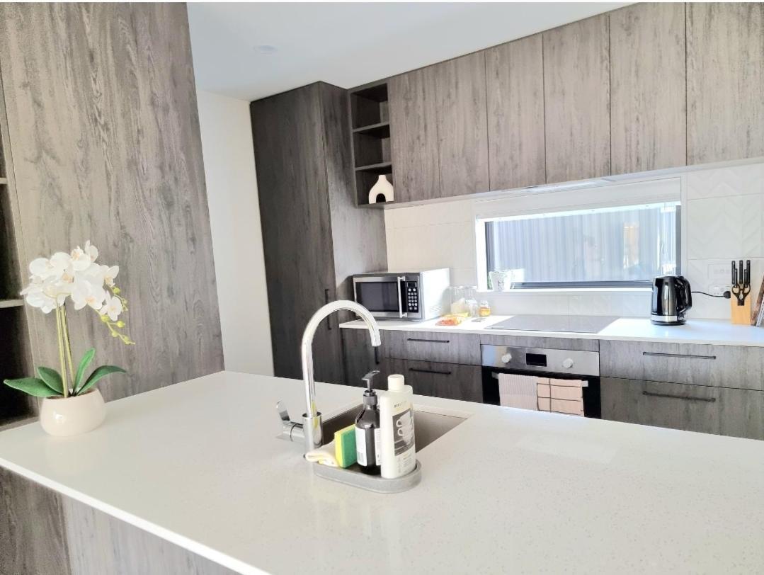 Addington Townhouse With Carpark 8Mins Walk To Hagley Park South Villa Christchurch Exteriör bild